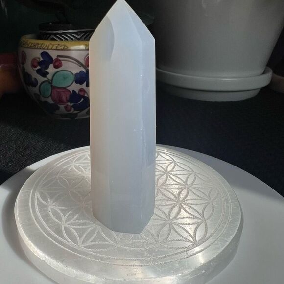 Milk Quartz Crystal Tower Meditation Stone (#2) - Picture 6 of 11